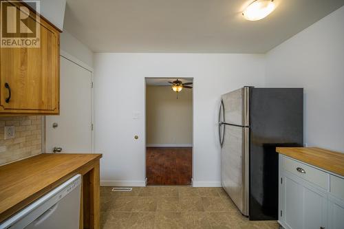 757 Youngs Avenue, Prince George, BC - Indoor Photo Showing Kitchen