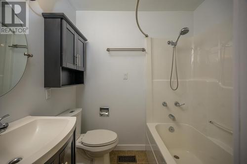 757 Youngs Avenue, Prince George, BC - Indoor Photo Showing Bathroom