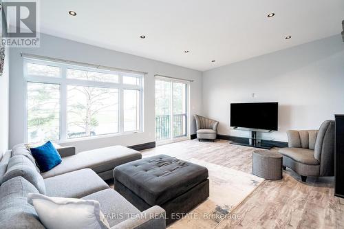 15512 County Road 27, Springwater, ON - Indoor Photo Showing Living Room