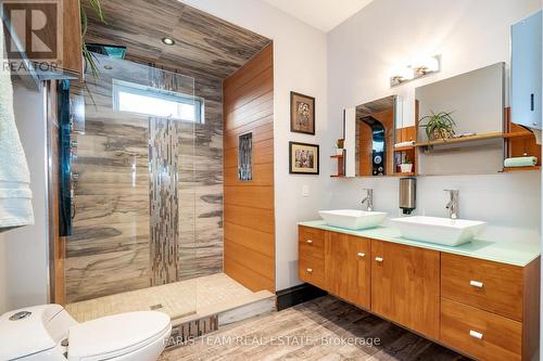 15512 County Road 27, Springwater, ON - Indoor Photo Showing Bathroom