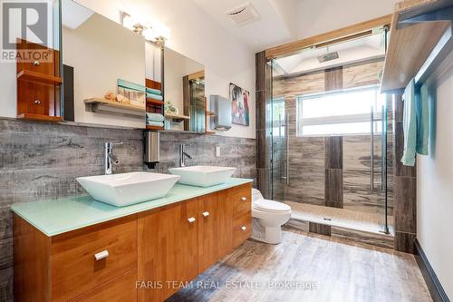 15512 County Road 27, Springwater, ON - Indoor Photo Showing Bathroom