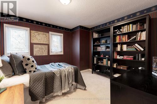 400 Claremont Crescent, Oakville, ON - Indoor Photo Showing Bedroom