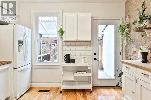 10 Westport Avenue, Toronto, ON - Indoor Photo Showing Kitchen