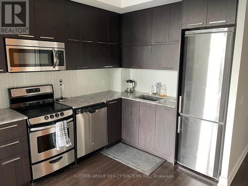 1507 - 80 Marine Parade Drive, Toronto, ON - Indoor Photo Showing Kitchen With Upgraded Kitchen