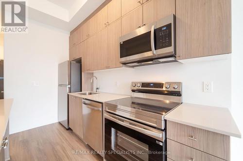 603 - 480 Gordon Krantz Avenue, Milton, ON - Indoor Photo Showing Kitchen