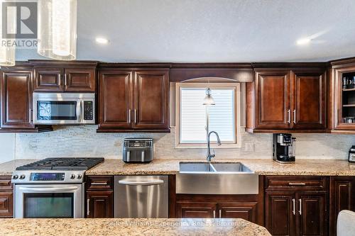 149 Main Street, Penetanguishene, ON - Indoor Photo Showing Kitchen With Double Sink With Upgraded Kitchen