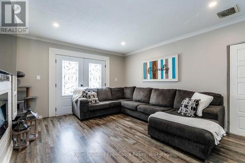 149 Main Street, Penetanguishene, ON - Indoor Photo Showing Living Room