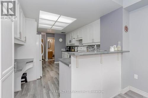 1204 - 8 Lisa Street, Brampton, ON - Indoor Photo Showing Kitchen