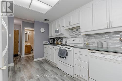 1204 - 8 Lisa Street, Brampton, ON - Indoor Photo Showing Kitchen