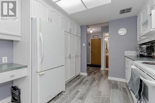 1204 - 8 Lisa Street, Brampton, ON - Indoor Photo Showing Kitchen