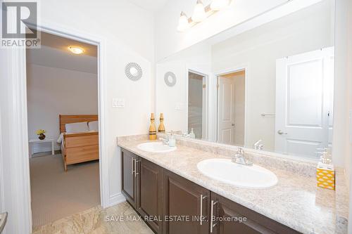 34 Point Reyes Terrace, Brampton, ON - Indoor Photo Showing Bathroom