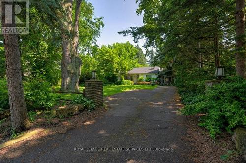 81 Chartwell Road, Oakville, ON - Outdoor