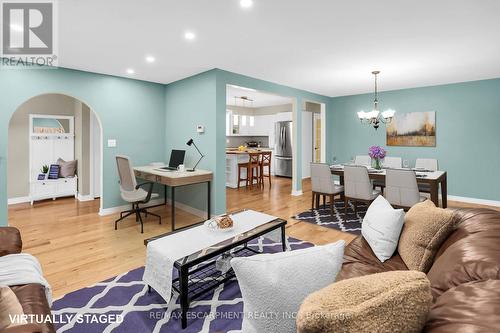 48 Debora Drive, Grimsby, ON - Indoor Photo Showing Living Room