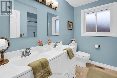 48 Debora Drive, Grimsby, ON - Indoor Photo Showing Bathroom