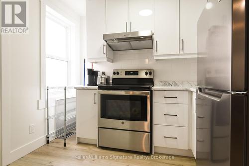 13 Westinghouse Avenue, Hamilton (Gibson), ON - Indoor Photo Showing Kitchen With Upgraded Kitchen