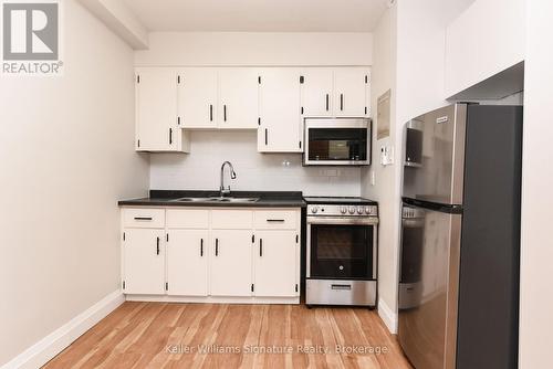 122 Victoria Avenue N, Hamilton (Landsdale), ON - Indoor Photo Showing Kitchen With Double Sink