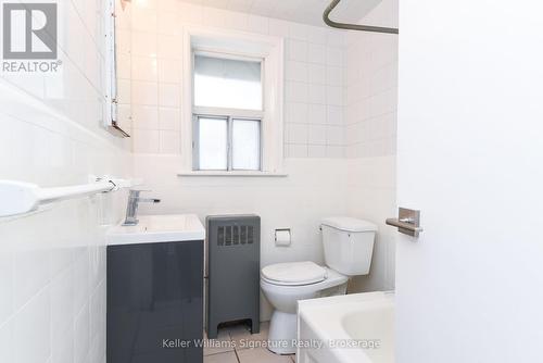 145 Victoria Avenue S, Hamilton (Stinson), ON - Indoor Photo Showing Bathroom