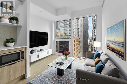 1802 - 82 Dalhousie Street, Toronto, ON - Indoor Photo Showing Living Room