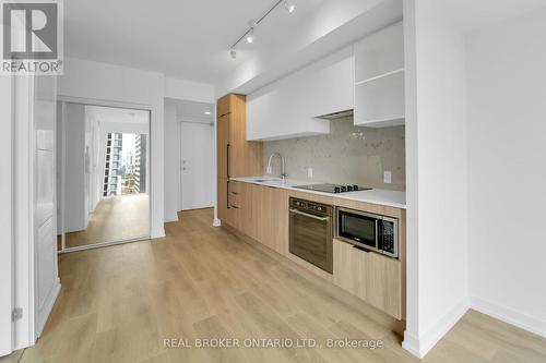 1802 - 82 Dalhousie Street, Toronto, ON - Indoor Photo Showing Kitchen