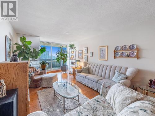 1904 - 3131 Bridletowne Circle, Toronto, ON - Indoor Photo Showing Living Room