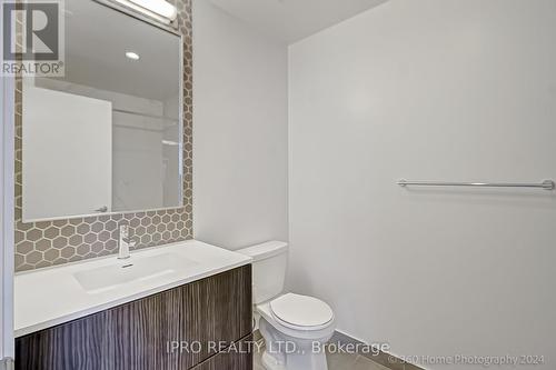 1018 - 2520 Eglinton Avenue W, Mississauga, ON -  Photo Showing Bathroom