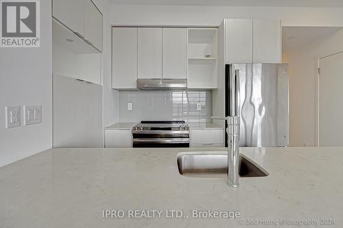 1018 - 2520 Eglinton Avenue W, Mississauga, ON - Indoor Photo Showing Kitchen