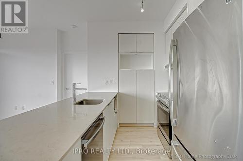 1018 - 2520 Eglinton Avenue W, Mississauga, ON - Indoor Photo Showing Kitchen