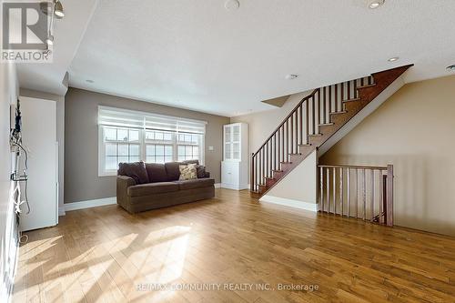 8 - 3030 Lakeshore Boulevard W, Toronto, ON - Indoor Photo Showing Living Room