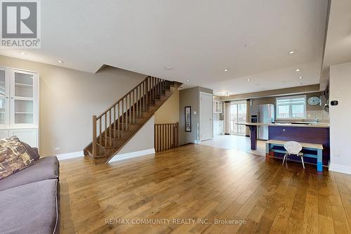 8 - 3030 Lakeshore Boulevard W, Toronto, ON - Indoor Photo Showing Living Room