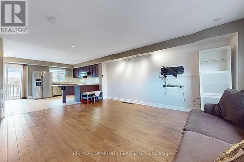 8 - 3030 Lakeshore Boulevard W, Toronto, ON - Indoor Photo Showing Living Room