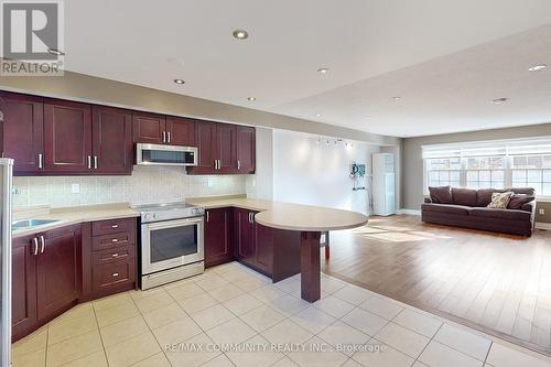 8 - 3030 Lakeshore Boulevard W, Toronto, ON - Indoor Photo Showing Kitchen