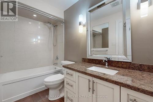 8 - 3030 Lakeshore Boulevard W, Toronto, ON - Indoor Photo Showing Bathroom