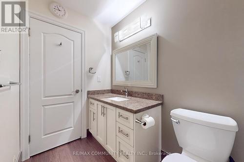 8 - 3030 Lakeshore Boulevard W, Toronto, ON - Indoor Photo Showing Bathroom