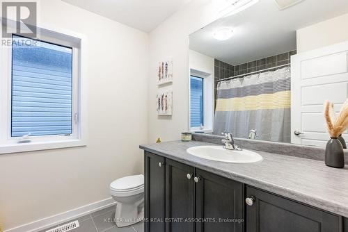 48 Hawick Crescent, Haldimand, ON - Indoor Photo Showing Bathroom