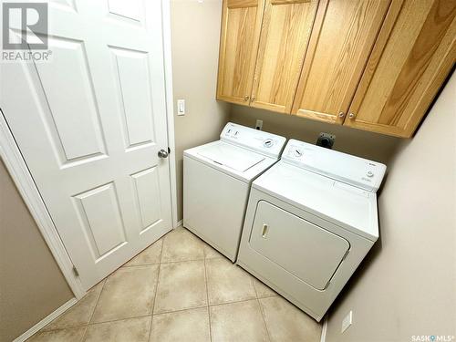 204 122 Government Road Ne, Weyburn, SK - Indoor Photo Showing Laundry Room