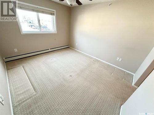 204 122 Government Road Ne, Weyburn, SK - Indoor Photo Showing Other Room