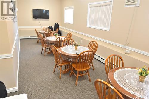 204 122 Government Road Ne, Weyburn, SK - Indoor Photo Showing Dining Room