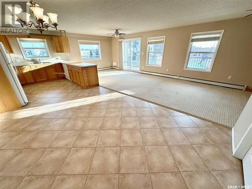 204 122 Government Road Ne, Weyburn, SK - Indoor Photo Showing Other Room