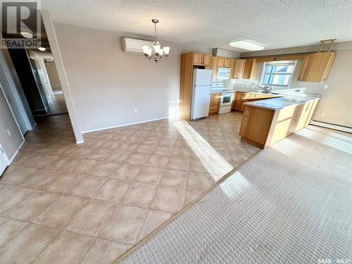 204 122 Government Road Ne, Weyburn, SK - Indoor