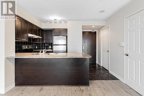 1902 - 35 Hollywood Avenue, Toronto, ON - Indoor Photo Showing Kitchen With Double Sink