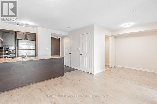 1902 - 35 Hollywood Avenue, Toronto, ON - Indoor Photo Showing Kitchen