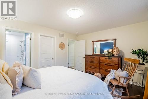 34 Littlebeck Crescent, Whitby, ON - Indoor Photo Showing Bedroom