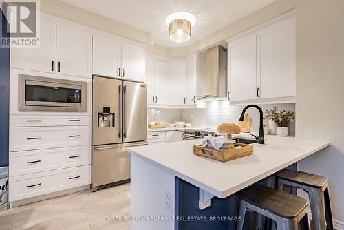 34 Littlebeck Crescent, Whitby, ON - Indoor Photo Showing Kitchen