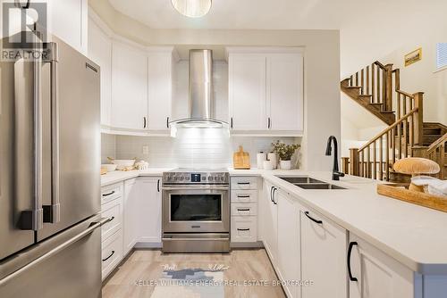 34 Littlebeck Crescent, Whitby, ON - Indoor Photo Showing Kitchen With Double Sink With Upgraded Kitchen