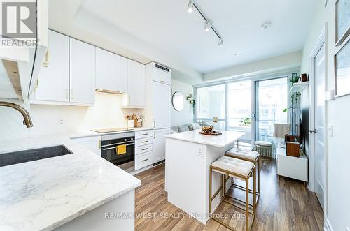 901 - 9085 Jane Street, Vaughan, ON - Indoor Photo Showing Kitchen