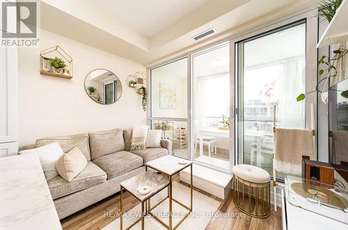 901 - 9085 Jane Street, Vaughan, ON - Indoor Photo Showing Living Room