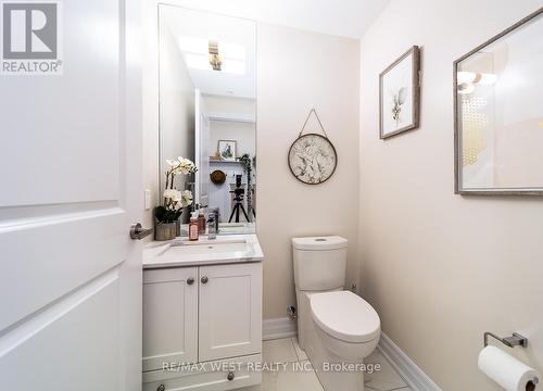 901 - 9085 Jane Street, Vaughan, ON - Indoor Photo Showing Bathroom