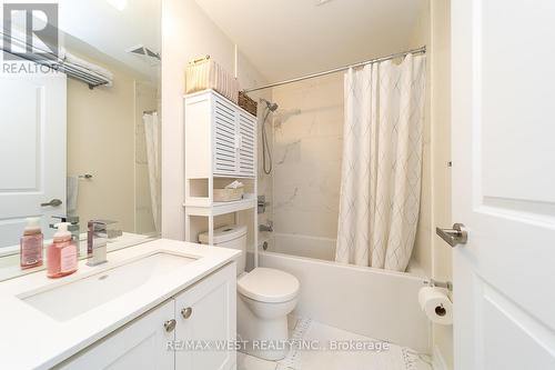 901 - 9085 Jane Street, Vaughan, ON - Indoor Photo Showing Bathroom