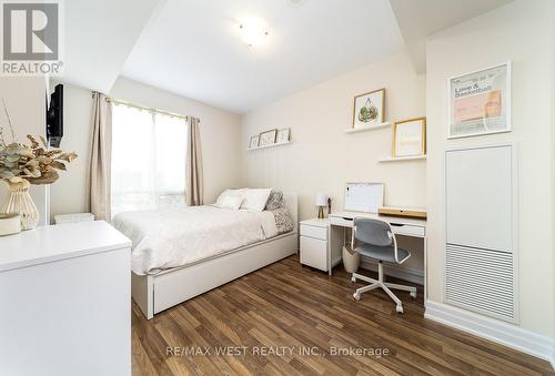 901 - 9085 Jane Street, Vaughan, ON - Indoor Photo Showing Bedroom