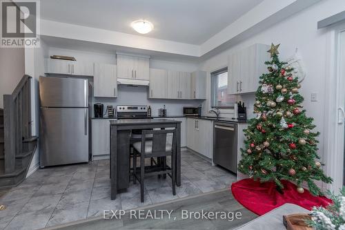 142 Gateland Drive, Barrie, ON - Indoor Photo Showing Kitchen With Stainless Steel Kitchen